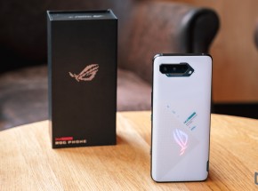 Trên tay smartphone gaming ROG Phone 5 mới từ ASUS: Thiết kế mới lạ, công nghệ đột phá và trang bị S