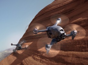 Drone DJI FPV ‘nhập vai’ một chú chim bay qua vườn hoa tulip lớn nhất thế giới tuyệt đẹp