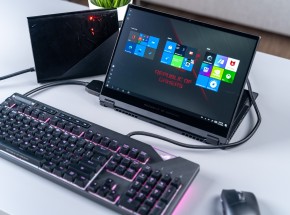 ROG ra mắt laptop gaming xoay gập ROG Flow X13 và eGPU rời XG Mobile