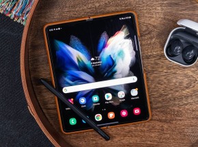 Samsung Galaxy Z Fold3 sử dụng màn hình Eco²OLED tiết kiệm năng lượng