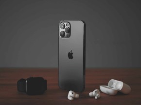 iPhone 13 sắp tới sẽ có mặt lưng nhám mờ màu đen, màn hình Always-on và nhiều tính năng mới