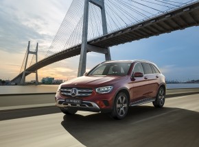 Mercedes-Benz tặng gói bảo dưỡng 2 năm cho xe GLC và E-Class