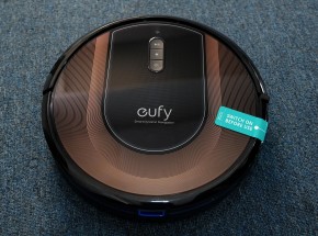 Đánh giá robot hút bụi Eufy RoboVac G30 Hybrid từ Anker: Giá bán hấp dẫn, dễ tiếp cận và khả năng là