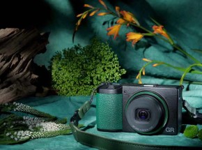 Phiên bản đặc biệt Ricoh GR III ‘GRowING’ màu xanh sẽ chỉ có tại Trung Quốc