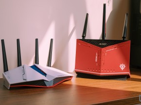 Trên tay bộ đôi router RT-AX86U và RT-AX82U phiên bản Gundam