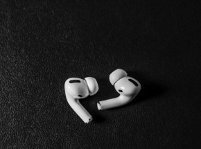 AirPods thế hệ thứ ba với thiết kế giống AirPods Pro sẽ có giá 200 USD, ra mắt nửa đầu 2021