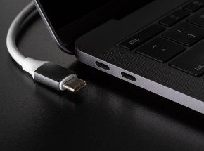 Các cổng USB-C sắp tăng công suất lên đến 240W đủ sức cung cấp cho các laptop nặng đô hơn