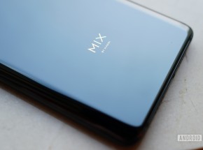 Xiaomi tung teaser hé lộ Mi Mix 4 với camera ẩn dưới màn hình ấn tượng
